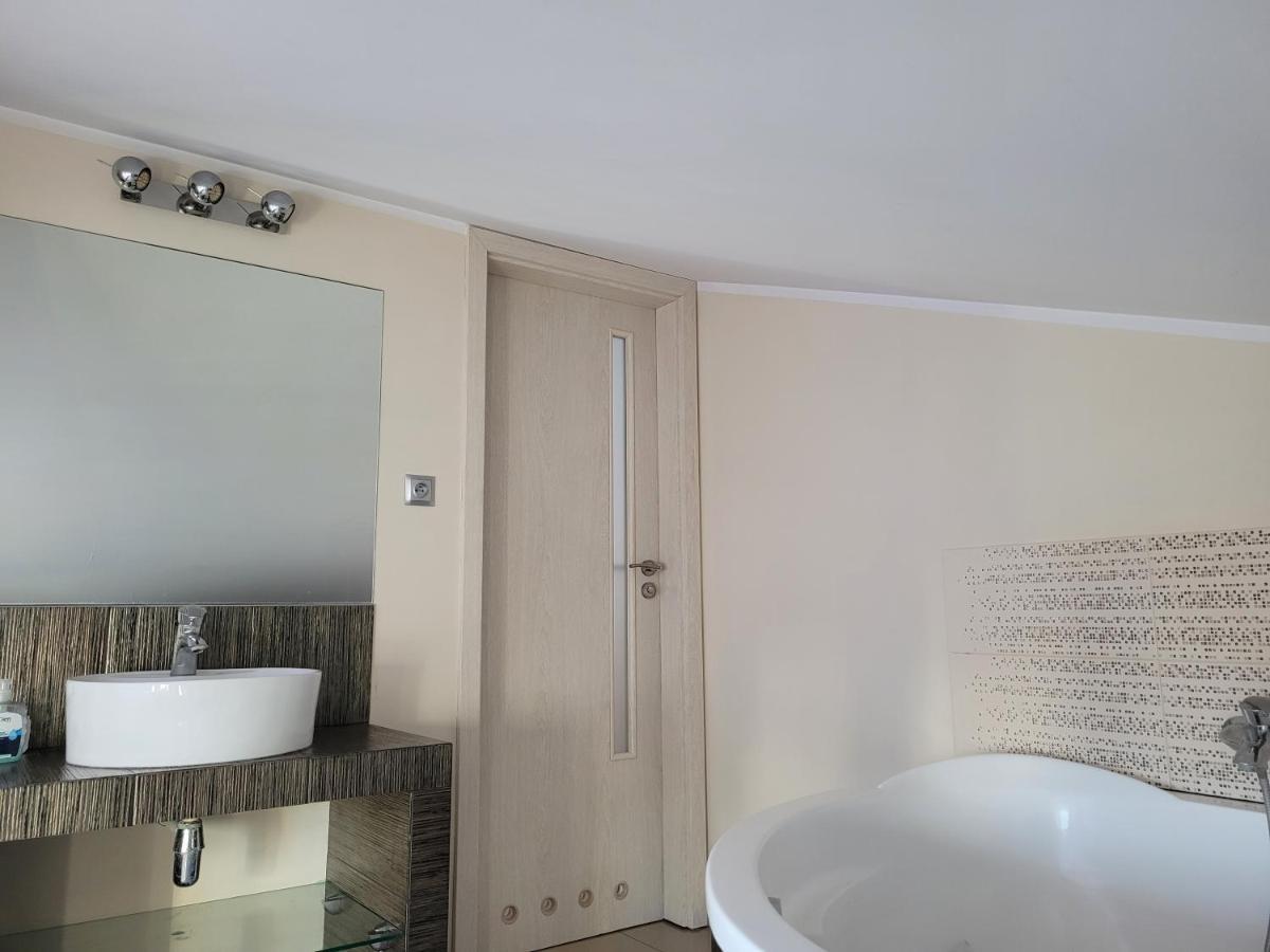 Pokoje I Apartament Do Wynajecia Daire Bielsk Podlaski Dış mekan fotoğraf